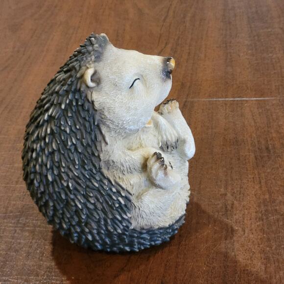 Design Toscano Roly-Poly Laughing Hedgehog Statue Figurine - Picture 2 of 8
